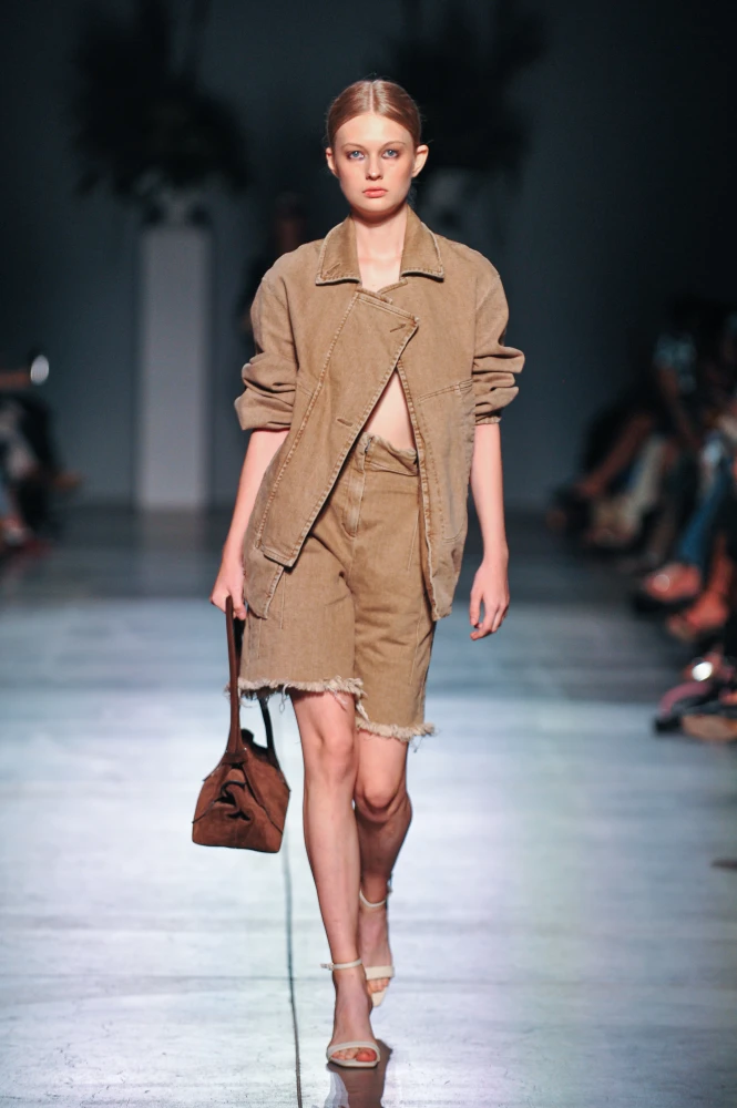 Четвертий день Ukrainian Fashion Week SS’26: мистецтво, ремесло й нові сенси моди 37 najcikavishi kolekciyi ta prezentaciyi chetvertogo dnja ukrainian fashion week ss26 43d0f67