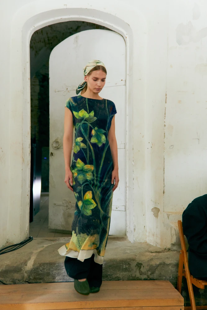 Четвертий день Ukrainian Fashion Week SS’26: мистецтво, ремесло й нові сенси моди 23 najcikavishi kolekciyi ta prezentaciyi chetvertogo dnja ukrainian fashion week ss26 583923b