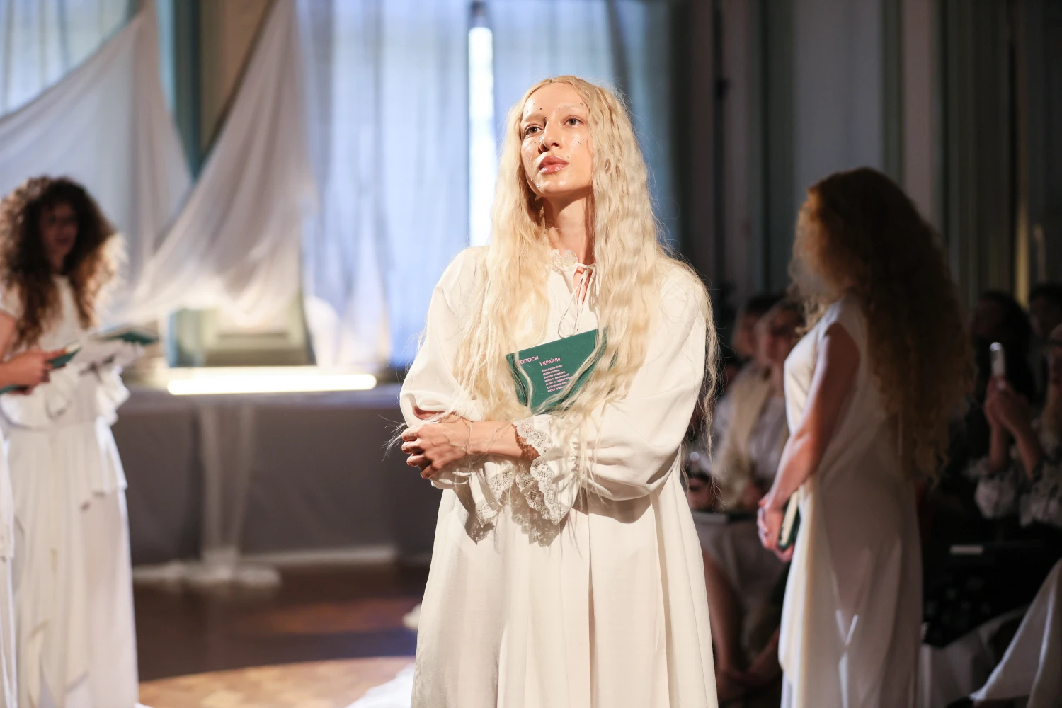 Другий день Ukrainian Fashion Week SS’26: сучасна мода та традиції 8 najcikavishi kolekciyi ta prezentaciyi drugogo dnja ukrainian fashion week ss26 21b7885