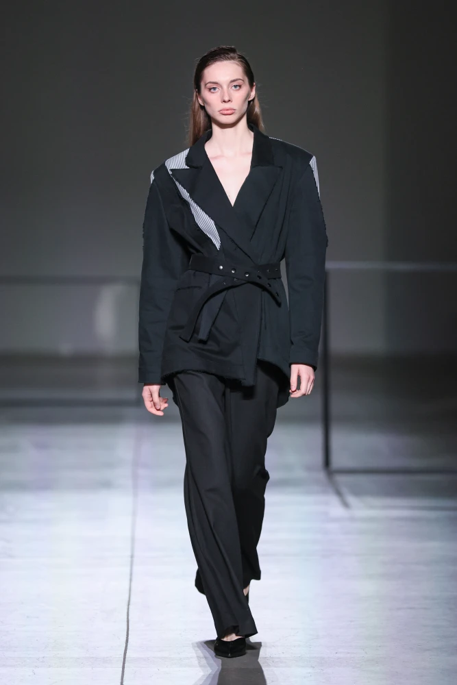 Другий день Ukrainian Fashion Week SS’26: сучасна мода та традиції 65 najcikavishi kolekciyi ta prezentaciyi drugogo dnja ukrainian fashion week ss26 30858b4