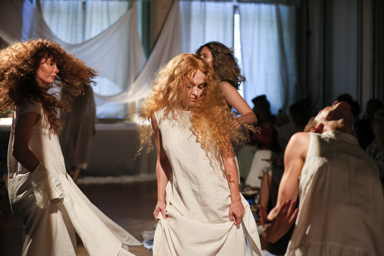 Другий день Ukrainian Fashion Week SS’26: сучасна мода та традиції 6 najcikavishi kolekciyi ta prezentaciyi drugogo dnja ukrainian fashion week ss26 3443d30