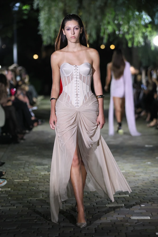 Другий день Ukrainian Fashion Week SS’26: сучасна мода та традиції 93 najcikavishi kolekciyi ta prezentaciyi drugogo dnja ukrainian fashion week ss26 b71f82e