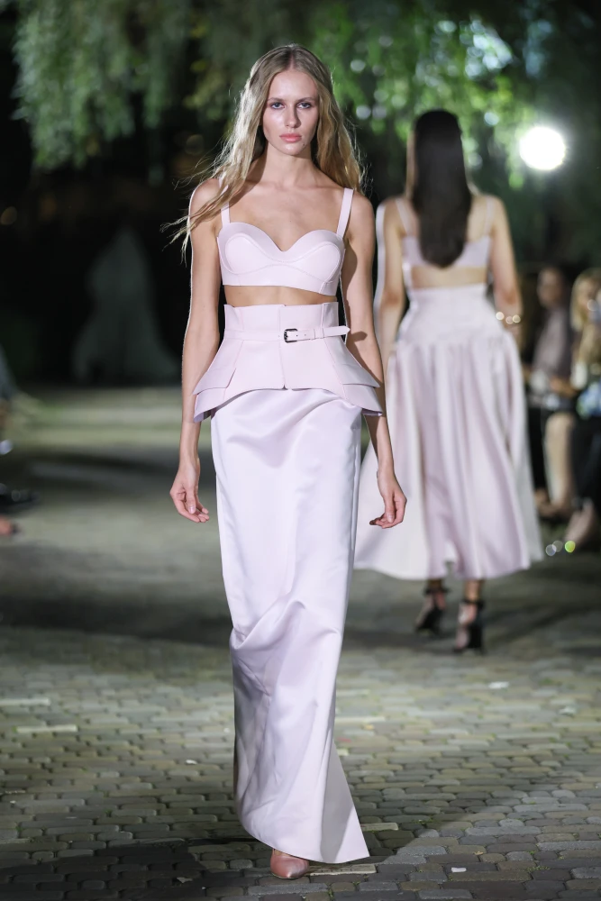 Другий день Ukrainian Fashion Week SS’26: сучасна мода та традиції 86 najcikavishi kolekciyi ta prezentaciyi drugogo dnja ukrainian fashion week ss26 bf55f76