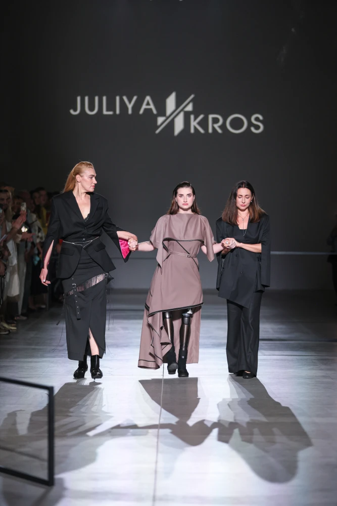 Другий день Ukrainian Fashion Week SS’26: сучасна мода та традиції 61 najcikavishi kolekciyi ta prezentaciyi drugogo dnja ukrainian fashion week ss26 c626ca8