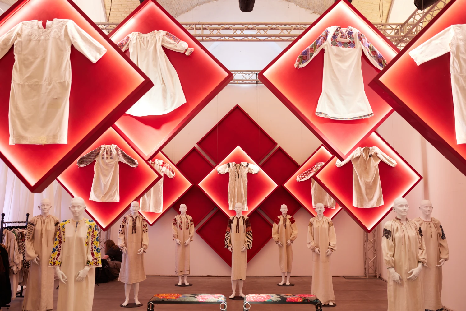 Другий день Ukrainian Fashion Week SS’26: сучасна мода та традиції 29 najcikavishi kolekciyi ta prezentaciyi drugogo dnja ukrainian fashion week ss26 f113377