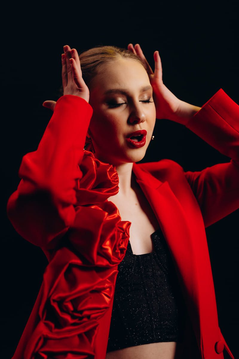 SOFITA spivachka foto pisni 2025 spivachka foto pisni 2025 5699