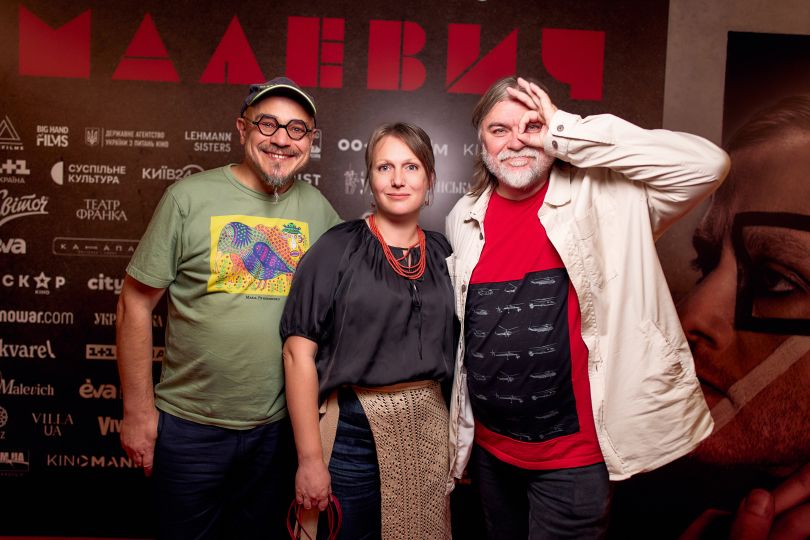 Зірки та творча команда представили фільм «Малевич» у Києві 7 vakarchuk janovich ta silchenko jak projshov dopremyernij pokaz filmu malevich 208dddb