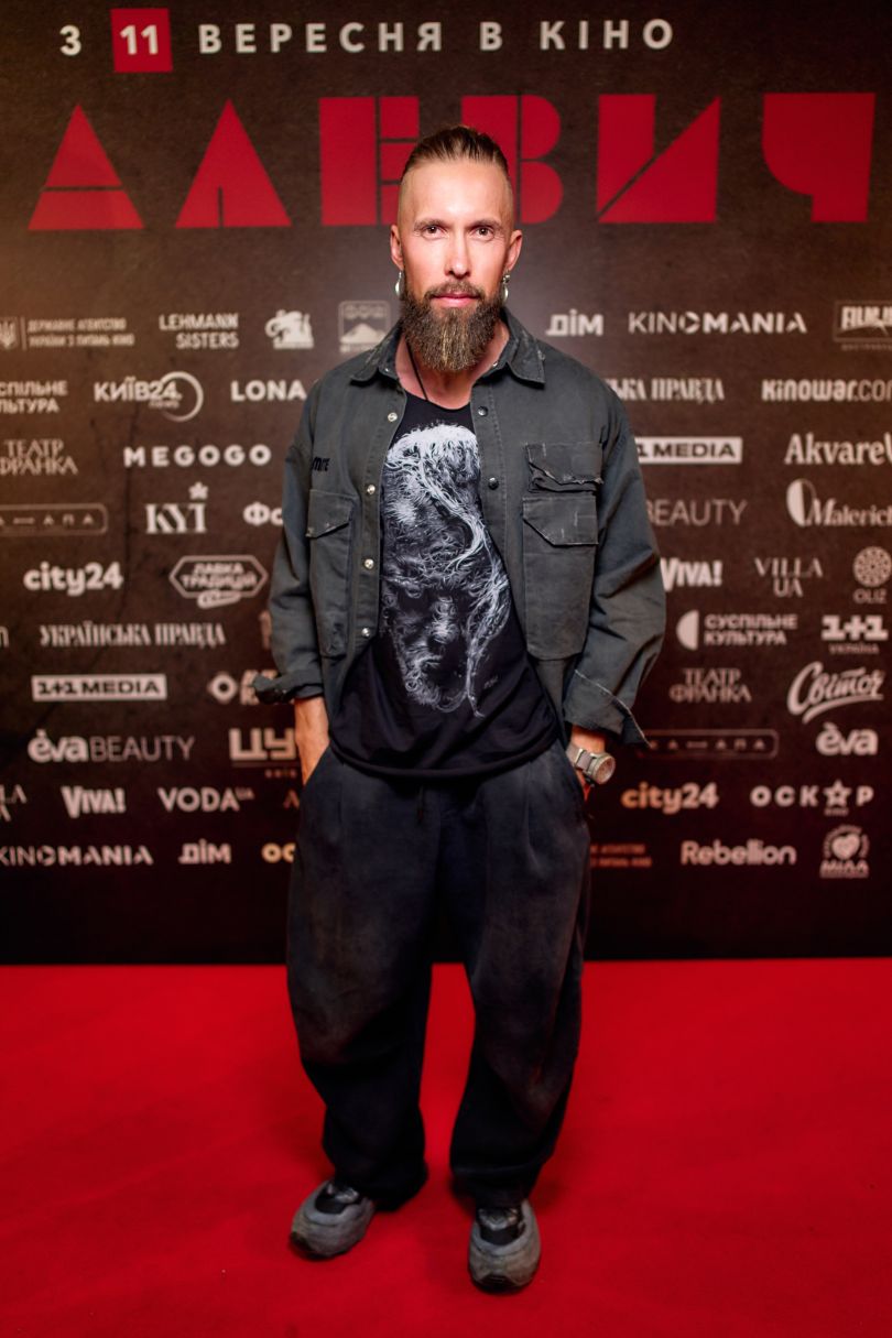 Зірки та творча команда представили фільм «Малевич» у Києві 11 vakarchuk janovich ta silchenko jak projshov dopremyernij pokaz filmu malevich 538a04d