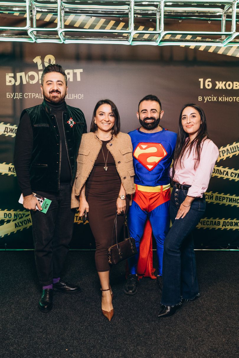 strashno veselo i provokativno u stolici vidbuvsja peredpokaz chornoyi komediyi 10 blogerjat 7f9876d