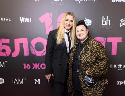 strashno veselo i provokativno u stolici vidbuvsja peredpokaz chornoyi komediyi 10 blogerjat 9e3708e.jpg