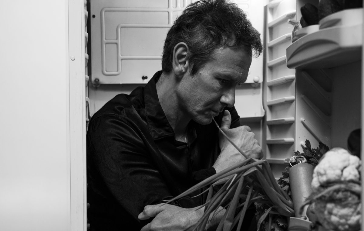 «Там, де нас нема»: вийшов ремейк культового кліпу «Океану Ельзи» 1 Святослав Вакарчук Там де нас нема ремейк 2025