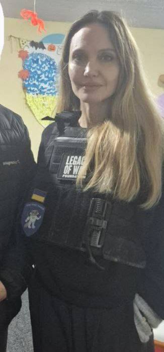 Анджеліна Джолі photo 2025 11 05 17.07.47