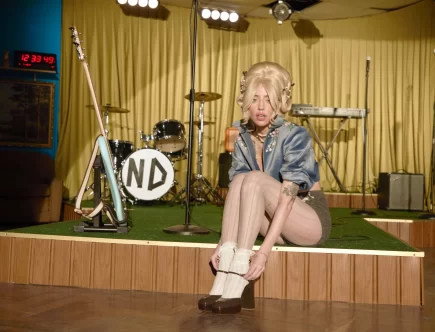 dorofeeva prezentuye muzichnij reliz japonija u klipi obraz suchasnoyi mariyi antuanetti j estetika 80 h ad49118.webp