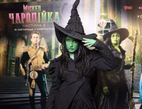 jak minula kostjumovana vechirka do premyeri wicked charodijka chastina 2 d161009.jpg