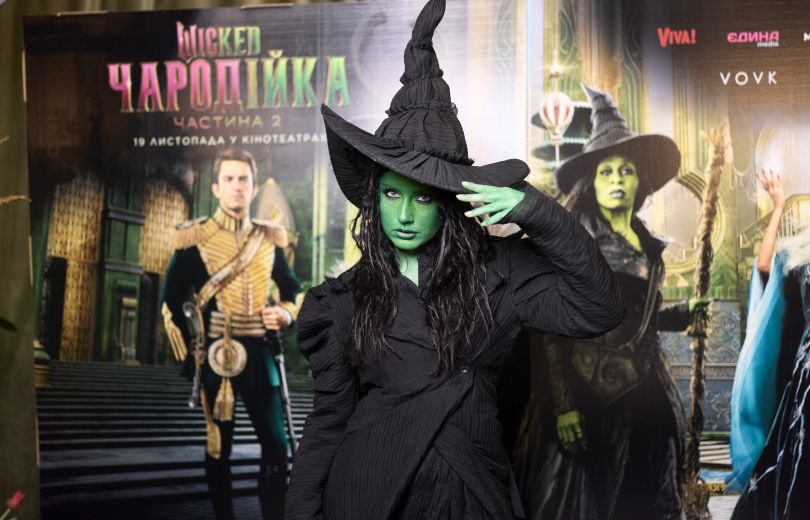 Костюмована прем’єра «Wicked: Чародійка. Частина 2» в Києві 1 jak minula kostjumovana vechirka do premyeri wicked charodijka chastina 2 d161009.jpg