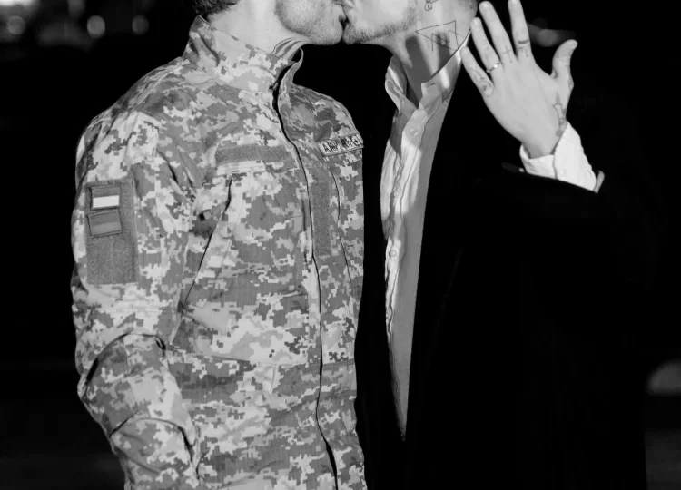 ljubov ne pitaye dozvolu meacutelovin ogolosiv pro zaruchini zi svoyim bojfrendom 7acbb14.webp