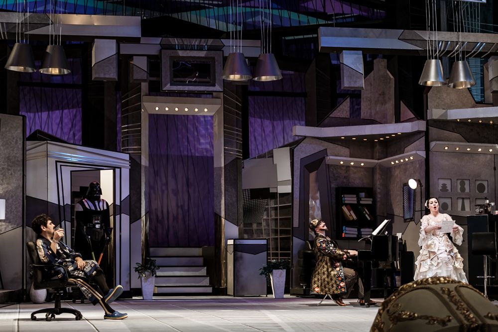 Сцена з вистави «Севільський цирульник». Фото Національна опера України