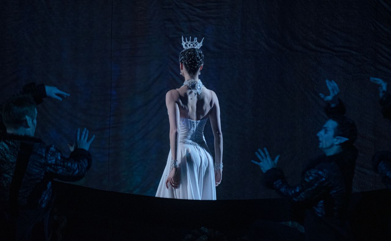 Сцена з вистави «Снігова королева». Фото Національна опера України