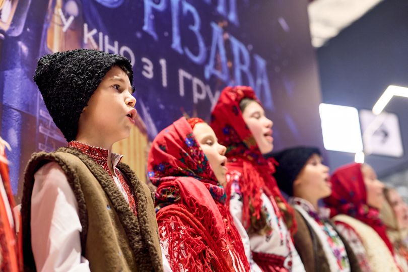 Станіслав Боклан, Лілія Ребрик та Катя Осадча: як пройшла прем’єра комедії «Потяг до Різдва» 8 stanislav boklan lilija rebrik ta katja osadcha jak projshla premyera komediyi potjag do rizdva 7a677b1