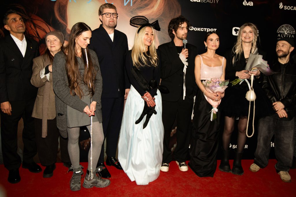 Творча група фільму Всі відтінки спокуси