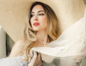 Astrid Way співачка