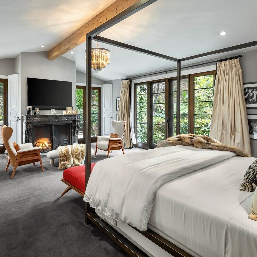 Будинок Дженніфер Лопес де живе співачкаʼ