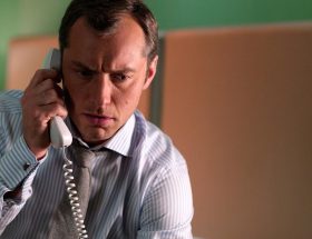 Джуд Лоу у ролі Путіна у фільмі Кремлівський чарівник