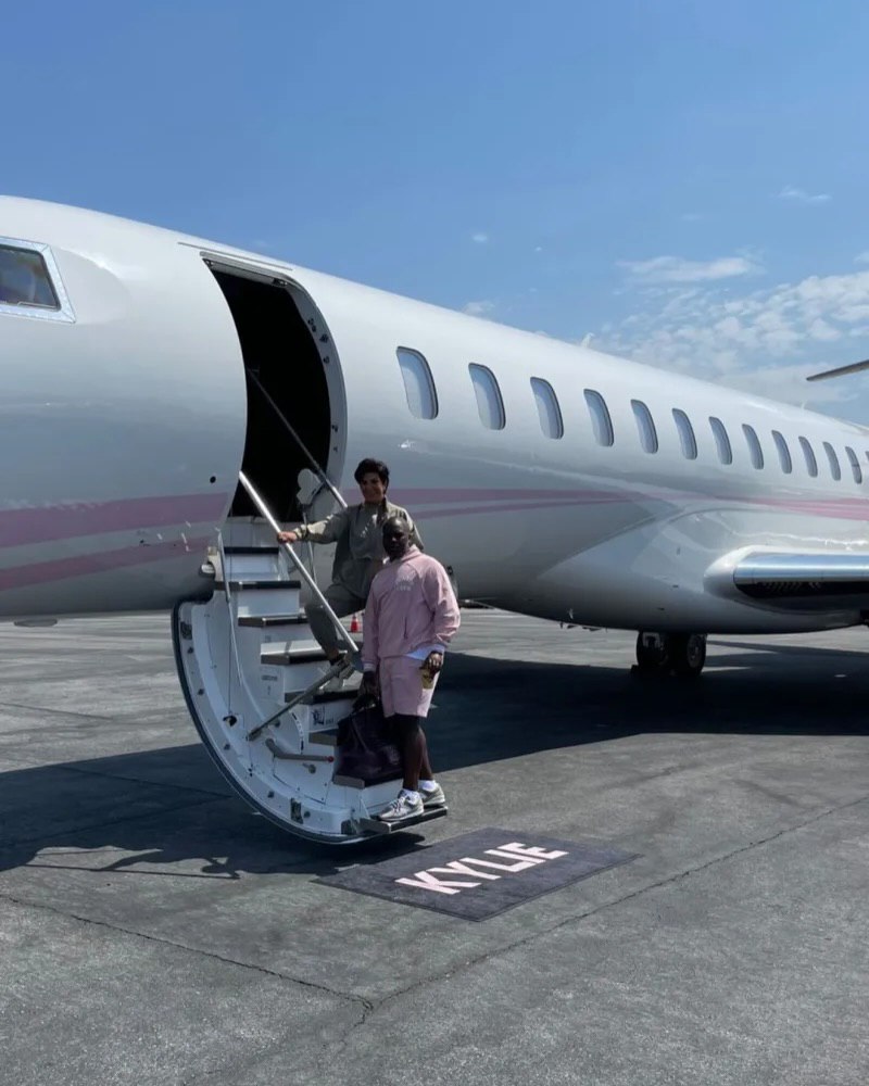 літак Кайлі Дженнер Bombardier Global 7500 літак Кайлі Дженнер Bombardier Global 7500