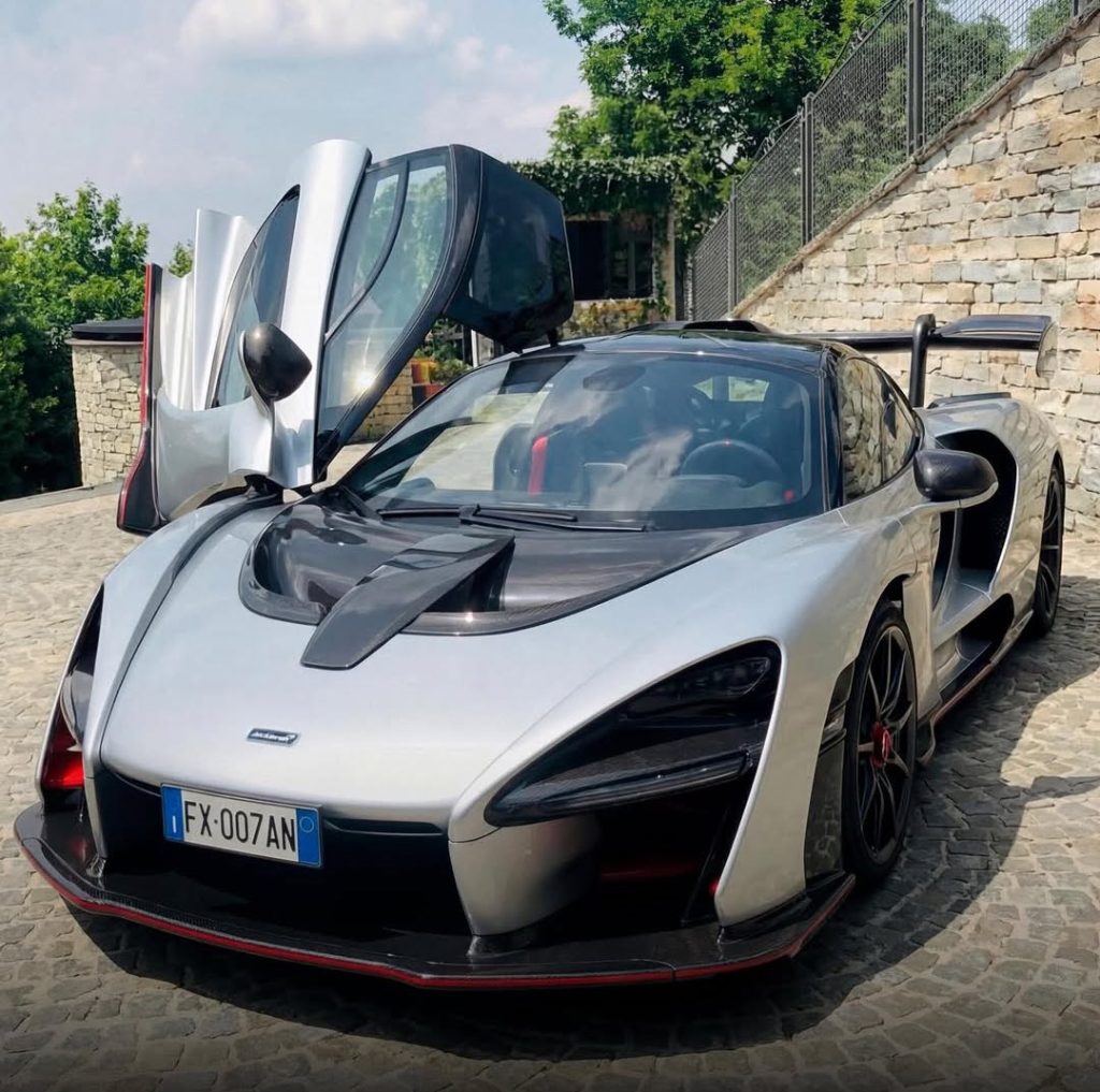 McLaren Senna — $1 000 000 машини Кріштіану Роналду McLaren Senna — $1 000 000 машини Кріштіану Роналду