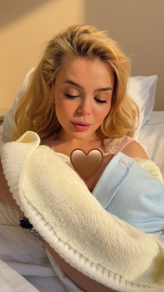 Аліна Гросу показала перші кадри з малюком