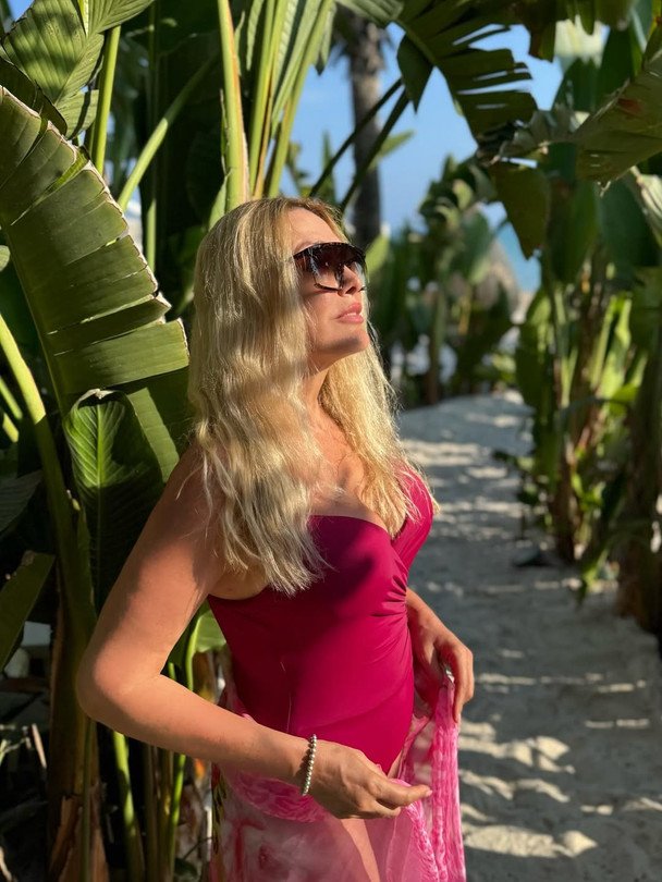 Ольга Сумська купальник Ольга Сумська купальник