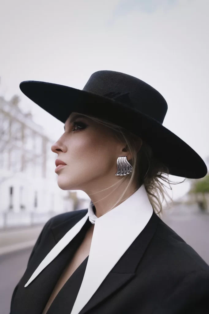 Оля Полякова