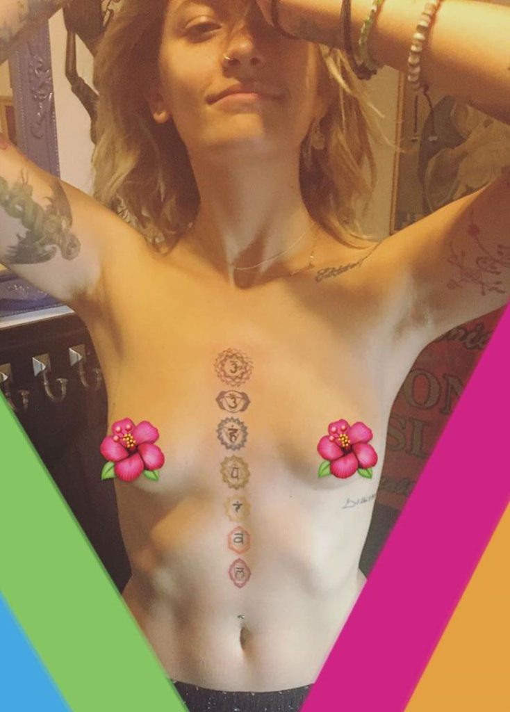 Перис Джексон відверті фото топлес