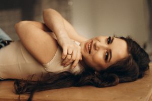 VYNOHRADOVA випустила «Please love me» 2