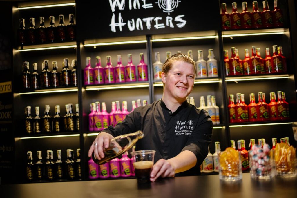 welcome drink на прем’єрі Мумія Лі Кроніна